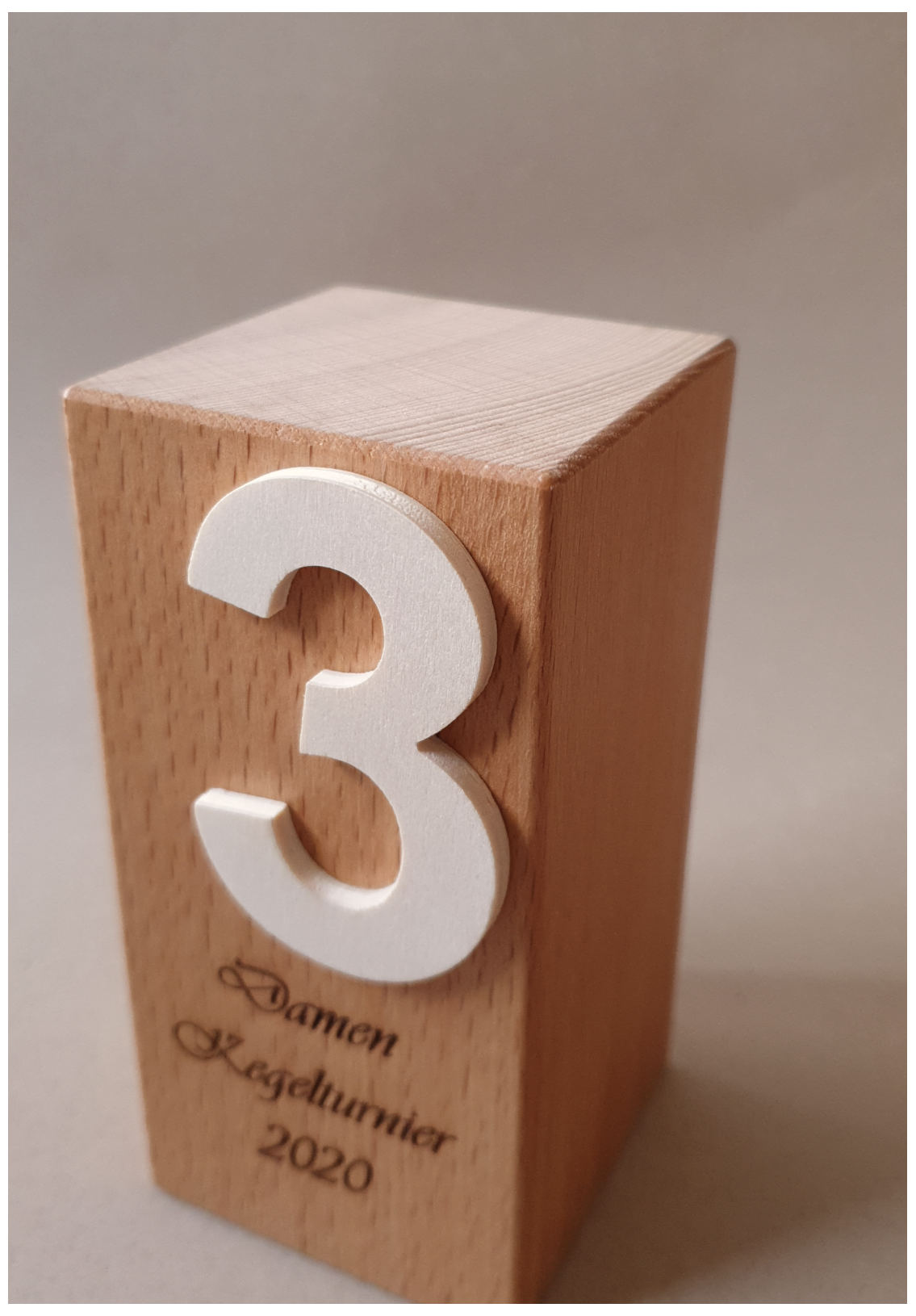 Timber-Pure Holztrophäe mit Ziffer 3