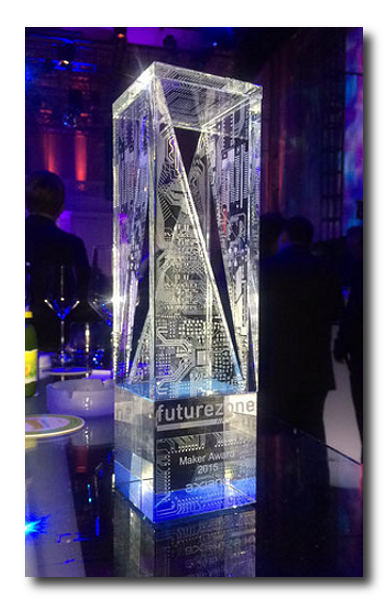 Glaspokale mit Gravur, Glastrophäen, Glasawards, 3D Foto Glasgravur, Pokale:  Future Zone Award
