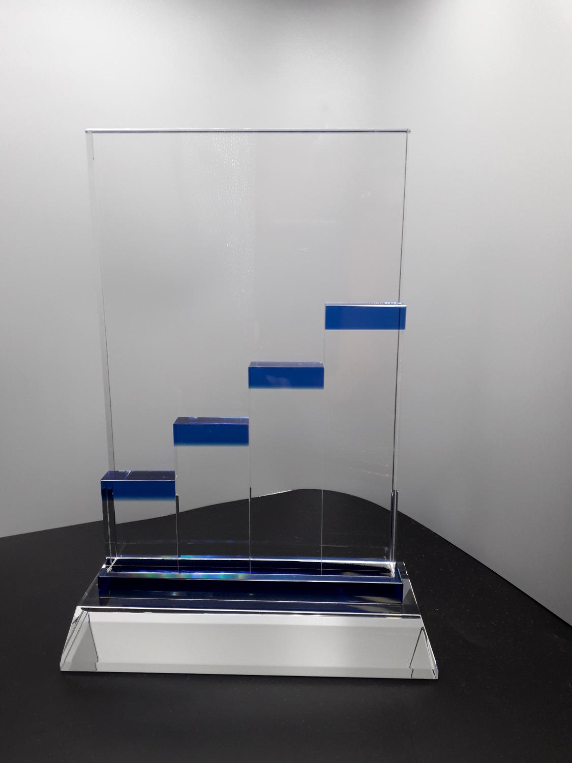 Glaspokale mit Gravur, Glastrophäen, Glasawards, 3D Foto Glasgravur, Pokale:  Glaspokal Erfolg