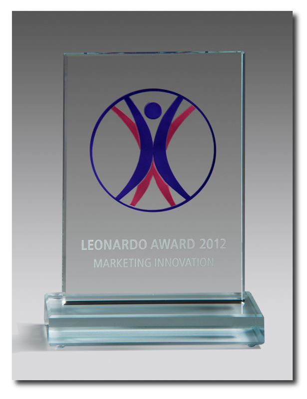 Sonderanfertigung Leonardo Award mit eingefärbtem Sujet
