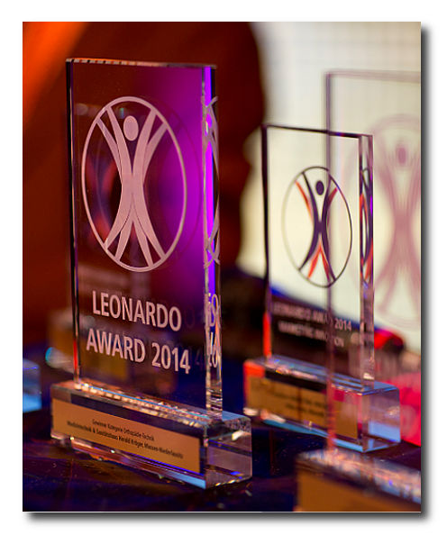 Glaspokale mit Gravur, Glastrophäen, Glasawards, 3D Foto Glasgravur, Pokale:  Leonardo Award