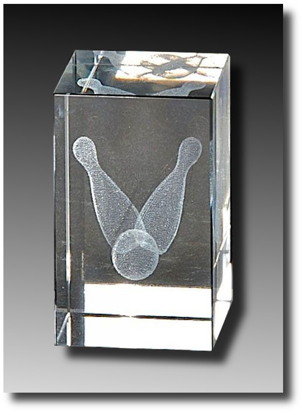 Glaspokale mit Gravur, Glastrophäen, Glasawards, 3D Foto Glasgravur, Pokale:  3D-Kristallquader-Kegel