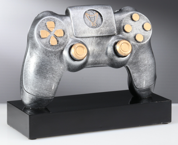Glaspokale mit Gravur, Glastrophäen, Glasawards, 3D Foto Glasgravur, Pokale:  PS4-Controller